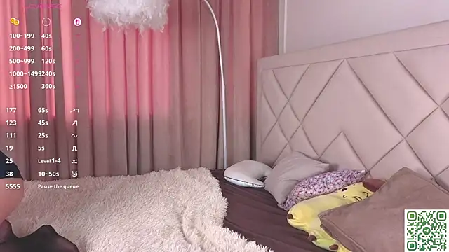 Snapshot of NormaCusson chatting on 10/11/25, 07:40 NormaCusson online show from 10/11/25, 07:40