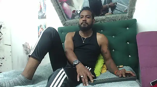 BladeFoxxx1 online show from 03/20/25, 04:18