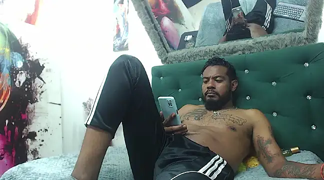 BladeFoxxx1 online show from 03/20/25, 07:25