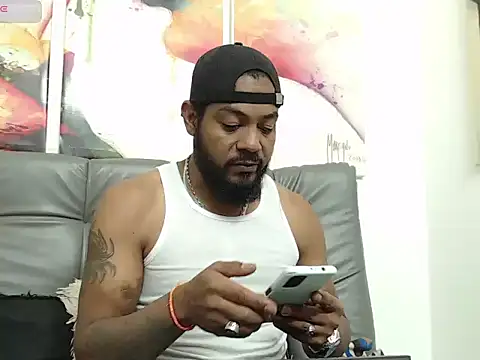 BladeFoxxx1 online show from 11/28/25, 07:22