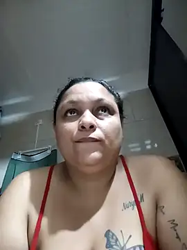 Snapshot of aliciaxm chatting on 03/11/25, 07:03 aliciaxm online show from 03/11/25, 07:03