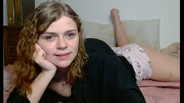 Snapshot of HaleyReedme chatting on 03/12/25, 07:28 HaleyReedme online show from 03/12/25, 07:28
