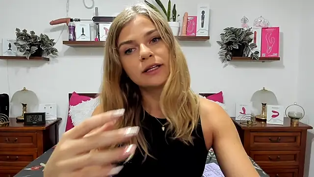 Snapshot of HaleyReedme chatting on 09/15/25, 07:08 HaleyReedme online show from 09/15/25, 07:08