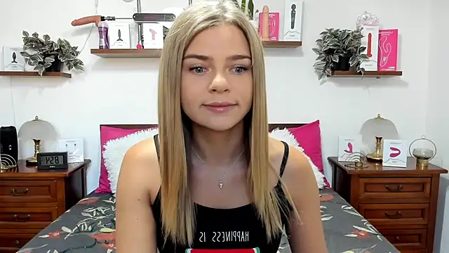 Snapshot of HaleyReedme chatting on 09/18/25, 06:59 HaleyReedme online show from 09/18/25, 06:59