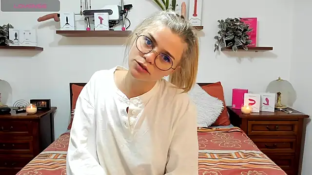 Snapshot of HaleyReedme chatting on 10/05/25, 09:51 HaleyReedme online show from 10/05/25, 09:51