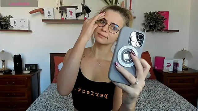 Snapshot of HaleyReedme chatting on 10/09/25, 09:07 HaleyReedme online show from 10/09/25, 09:07