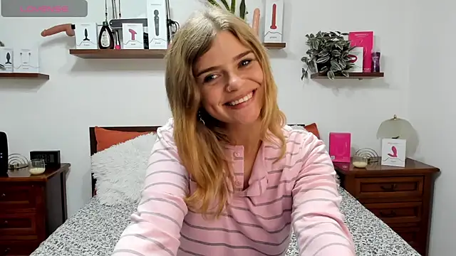 Snapshot of HaleyReedme chatting on 10/20/25, 06:58 HaleyReedme online show from 10/20/25, 06:58