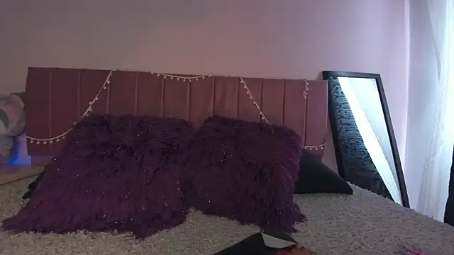 kitty-kryss online show from 03/13/26, 04:35