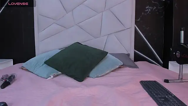 JulietSofia online show from 03/28/26, 08:08