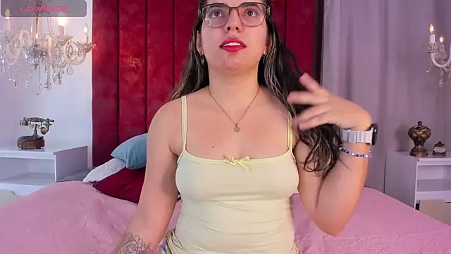 JulietSofia online show from 04/05/26, 07:44