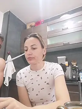 Snapshot of yourflowerpink chatting on 10/26/25, 08:20 yourflowerpink online show from 10/26/25, 08:20