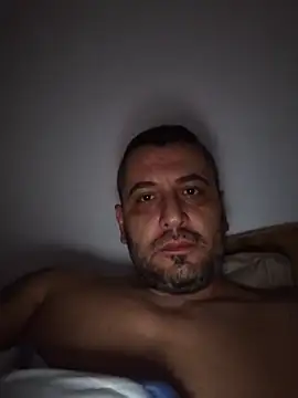 Snapshot of yourflowerpink chatting on 12/19/25, 07:43 yourflowerpink online show from 12/19/25, 07:43