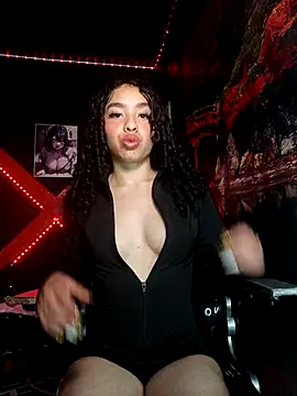 Tracy KS online show from 03/21/25, 12:28