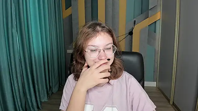 AngelinaLow online show from 11/08/25, 06:24