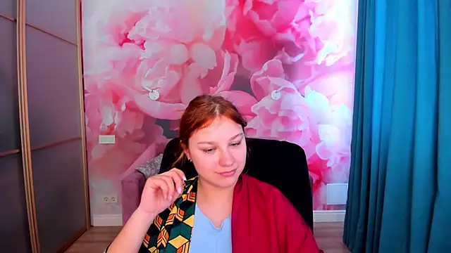 Snapshot of AngelinaLow chatting on 04/21/26, 11:38 AngelinaLow online show from 04/21/26, 11:38