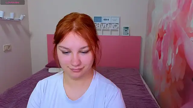 Snapshot of AngelinaLow chatting on 05/29/26, 11:30 AngelinaLow online show from 05/29/26, 11:30