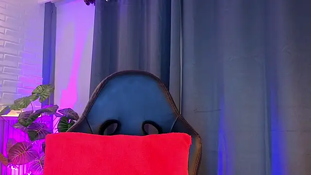 TiffanyWalk online show from 09/12/25, 11:43