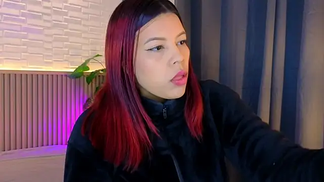 TiffanyWalk online show from 11/11/25, 10:48