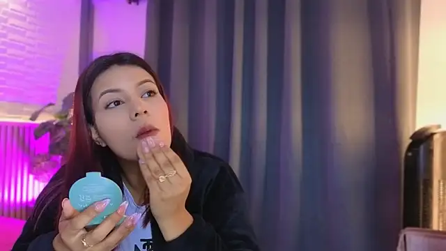 TiffanyWalk online show from 12/15/25, 10:41