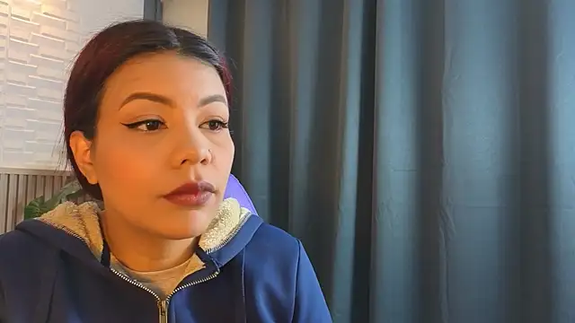 TiffanyWalk online show from 04/09/26, 12:32