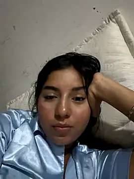 Snapshot of BabyAbril18 chatting on 11/11/25, 03:17 BabyAbril18 online show from 11/11/25, 03:17