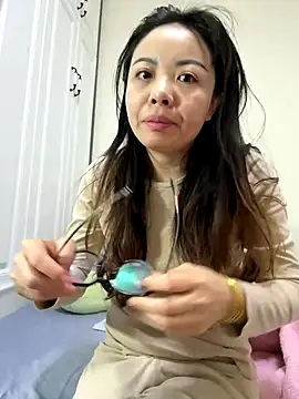 aa520uv online show from 12/20/25, 01:34