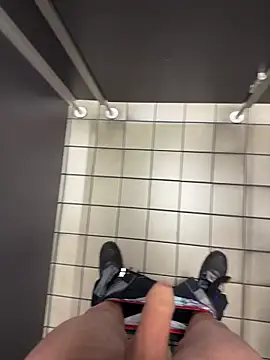 Snapshot of wassermann8484 chatting on 02/21/26, 01:17 wassermann8484 online show from 02/21/26, 01:17