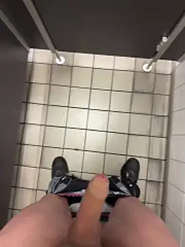 Snapshot of wassermann8484 chatting on 02/23/26, 04:48 wassermann8484 online show from 02/23/26, 04:48