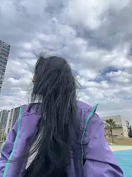 linger-23 online show from 12/18/25, 07:14