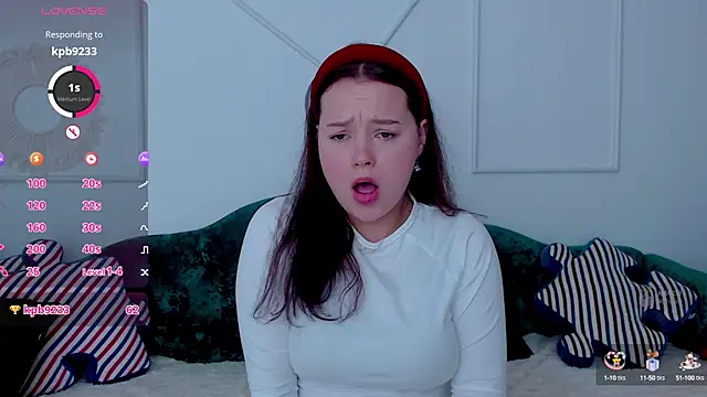 Snapshot of Cute_kitty- chatting on 09/28/25, 02:28 Cute kitty- online show from 09/28/25, 02:28