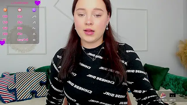 Snapshot of Cute_kitty- chatting on 10/03/25, 09:23 Cute kitty- online show from 10/03/25, 09:23