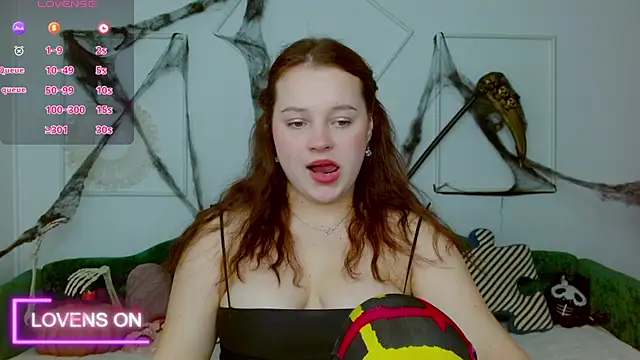 Snapshot of Cute_kitty- chatting on 10/28/25, 07:45 Cute kitty- online show from 10/28/25, 07:45