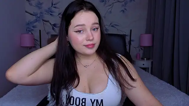 Snapshot of Cute_kitty- chatting on 11/28/25, 11:07 Cute kitty- online show from 11/28/25, 11:07