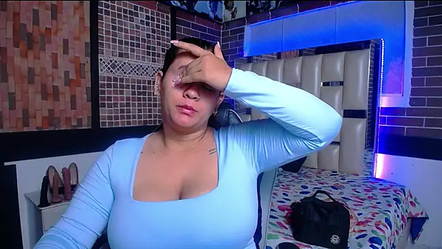 kriss sweetboobs10 online show from 10/07/25, 12:35