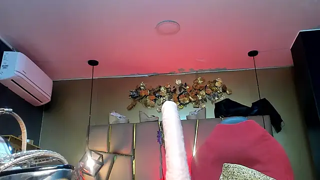 Kendraa Hot online show from 04/12/26, 12:04