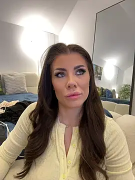 CelineReys online show from 04/12/26, 05:51