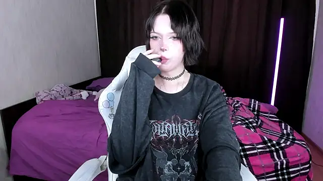 Snapshot of amelia_mays_xx chatting on 09/11/25, 11:32 amelia mays xx online show from 09/11/25, 11:32