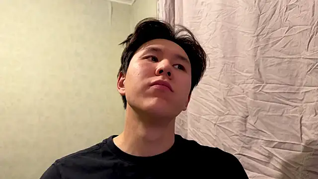 Snapshot of aliktasty chatting on 12/13/25, 09:53 aliktasty online show from 12/13/25, 09:53