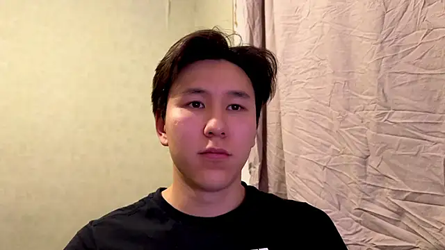 Snapshot of aliktasty chatting on 12/14/25, 04:56 aliktasty online show from 12/14/25, 04:56