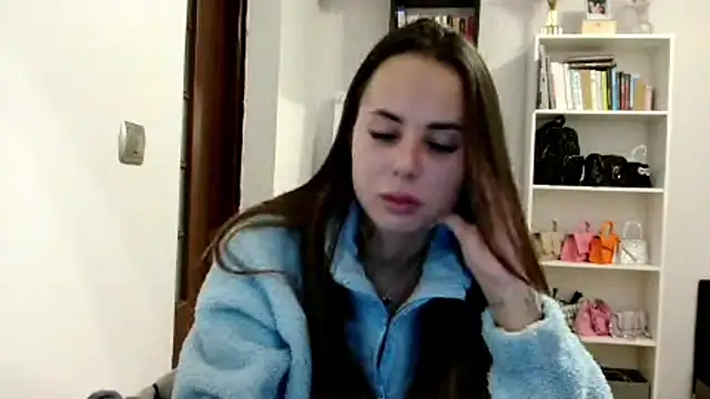 Snapshot of MayaJoy24 chatting on 10/21/25, 07:03 MayaJoy24 online show from 10/21/25, 07:03