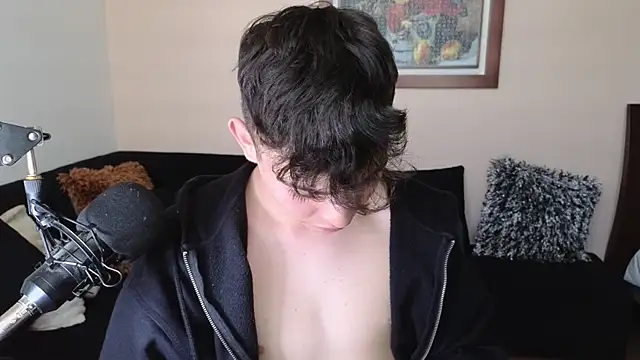 Snapshot of lukeboyce33 chatting on 03/12/25, 07:49 lukeboyce33 online show from 03/12/25, 07:49