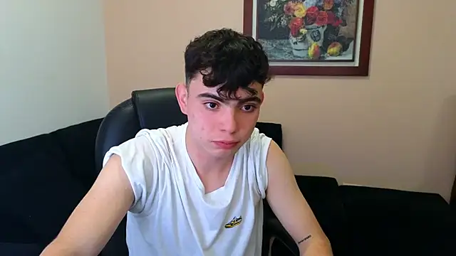 Snapshot of lukeboyce33 chatting on 10/16/25, 10:22 lukeboyce33 online show from 10/16/25, 10:22