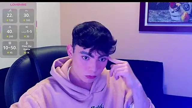 Snapshot of lukeboyce33 chatting on 10/29/25, 11:28 lukeboyce33 online show from 10/29/25, 11:28