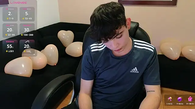 Snapshot of lukeboyce33 chatting on 02/06/26, 12:37 lukeboyce33 online show from 02/06/26, 12:37