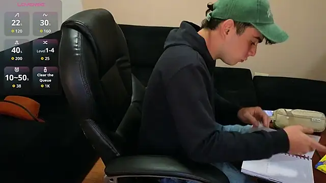 Snapshot of lukeboyce33 chatting on 02/13/26, 12:06 lukeboyce33 online show from 02/13/26, 12:06