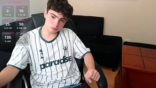 Snapshot of lukeboyce33 chatting on 02/23/26, 08:17 lukeboyce33 online show from 02/23/26, 08:17