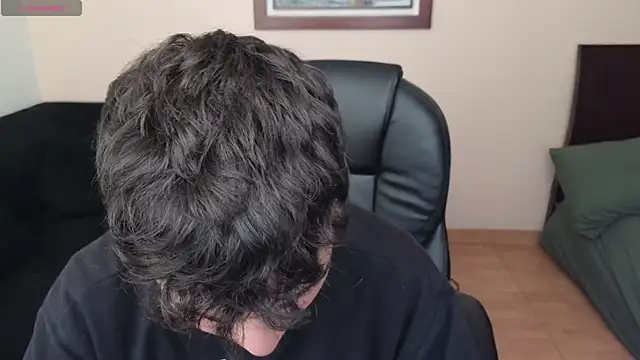 lukeboyce33 online show from 04/15/26, 07:58