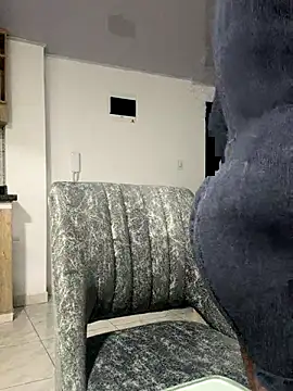 Snapshot of SammyDesire_10 chatting on 11/14/25, 12:37 SammyDesire 10 online show from 11/14/25, 12:37