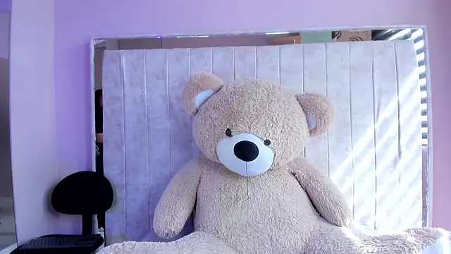 Alice 26  online show from 02/25/26, 02:05