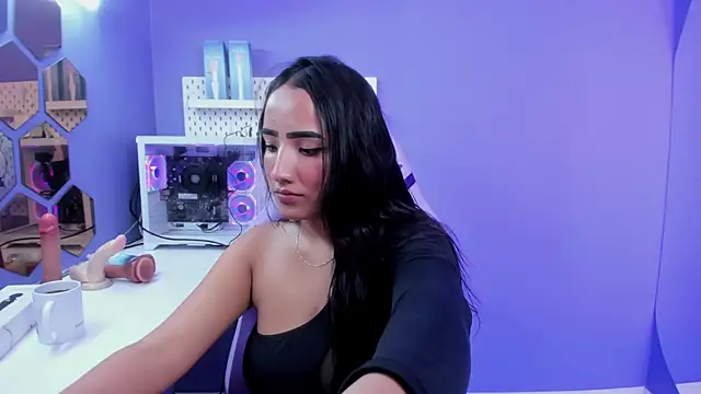 Alice 26  online show from 04/07/26, 07:03